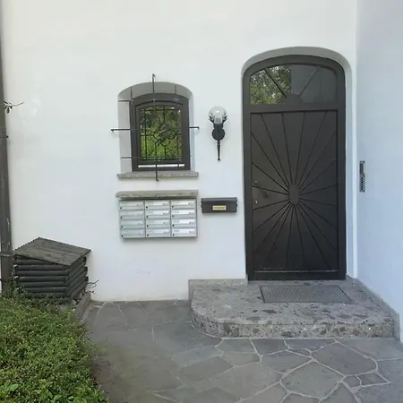 Apartment Zentrale Ferienwohnung *